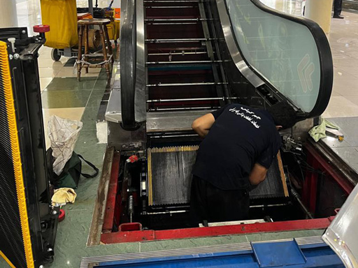 اورهال تنظیماتی ۹ دستگاه پله برقی ونوس کیش