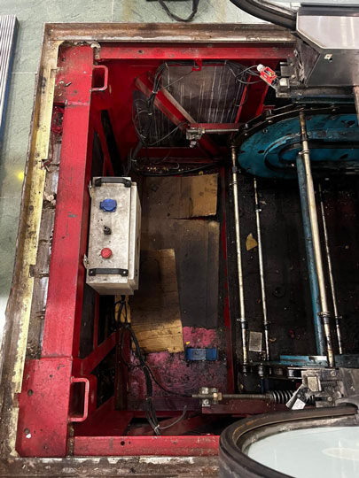 چاهک پله برقی پاساژ ونوس کیش